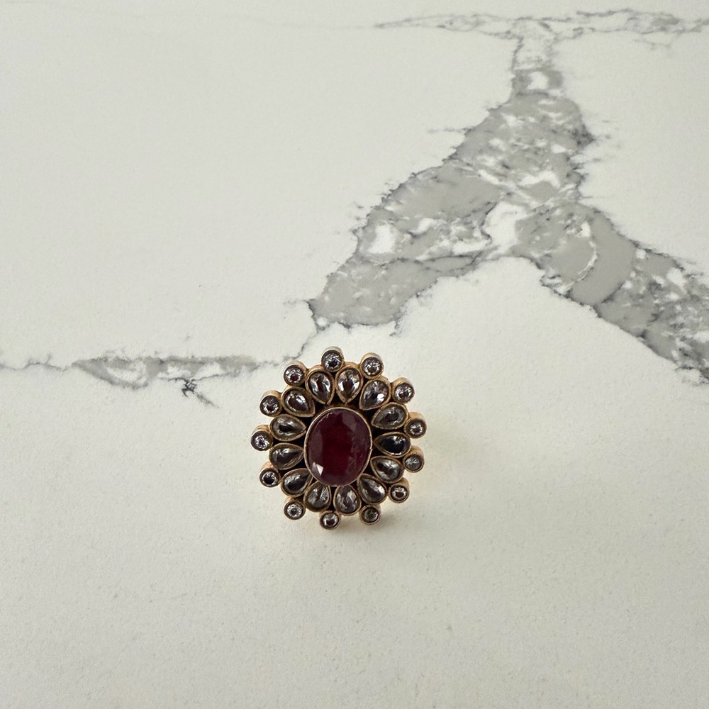 Elegant Gold and Red Floral Ring